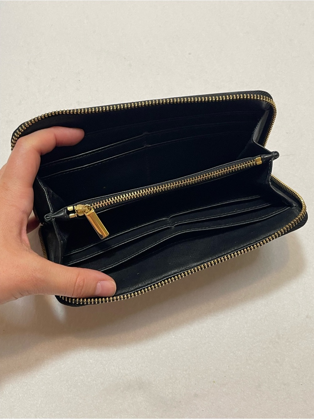 Tory Burch Black Saffiano Leather Zip Around Wallet Gold Logo - Picture 7 of 8